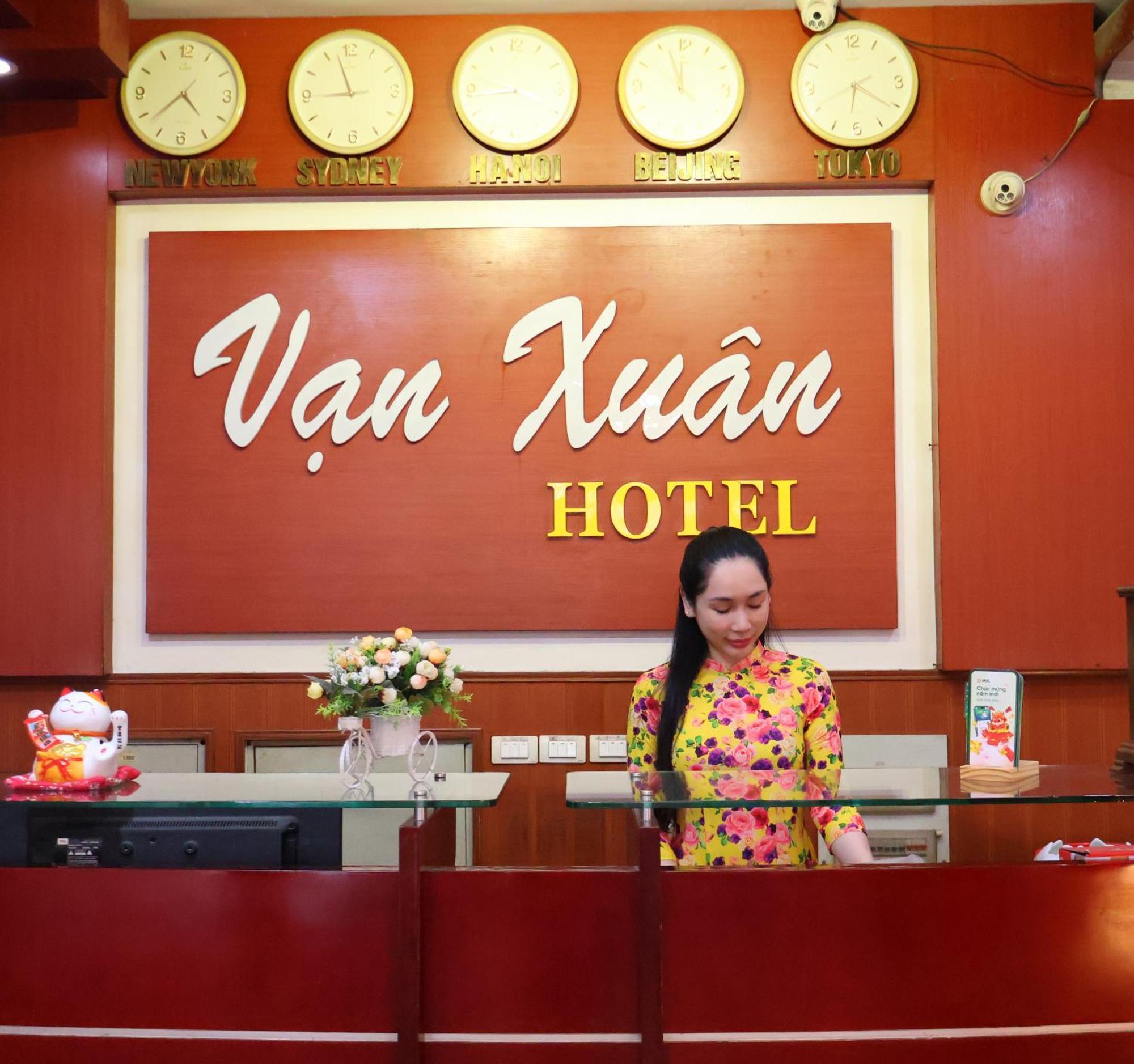 Van Xuan Hotel Hanoi Bagian luar foto